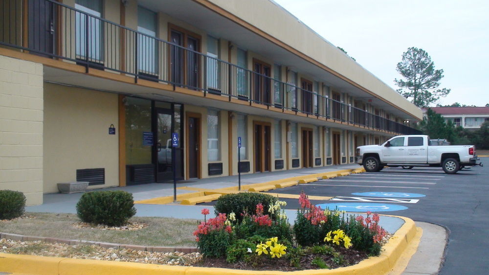 Days Inn By Wyndham Madison Zewnętrze zdjęcie