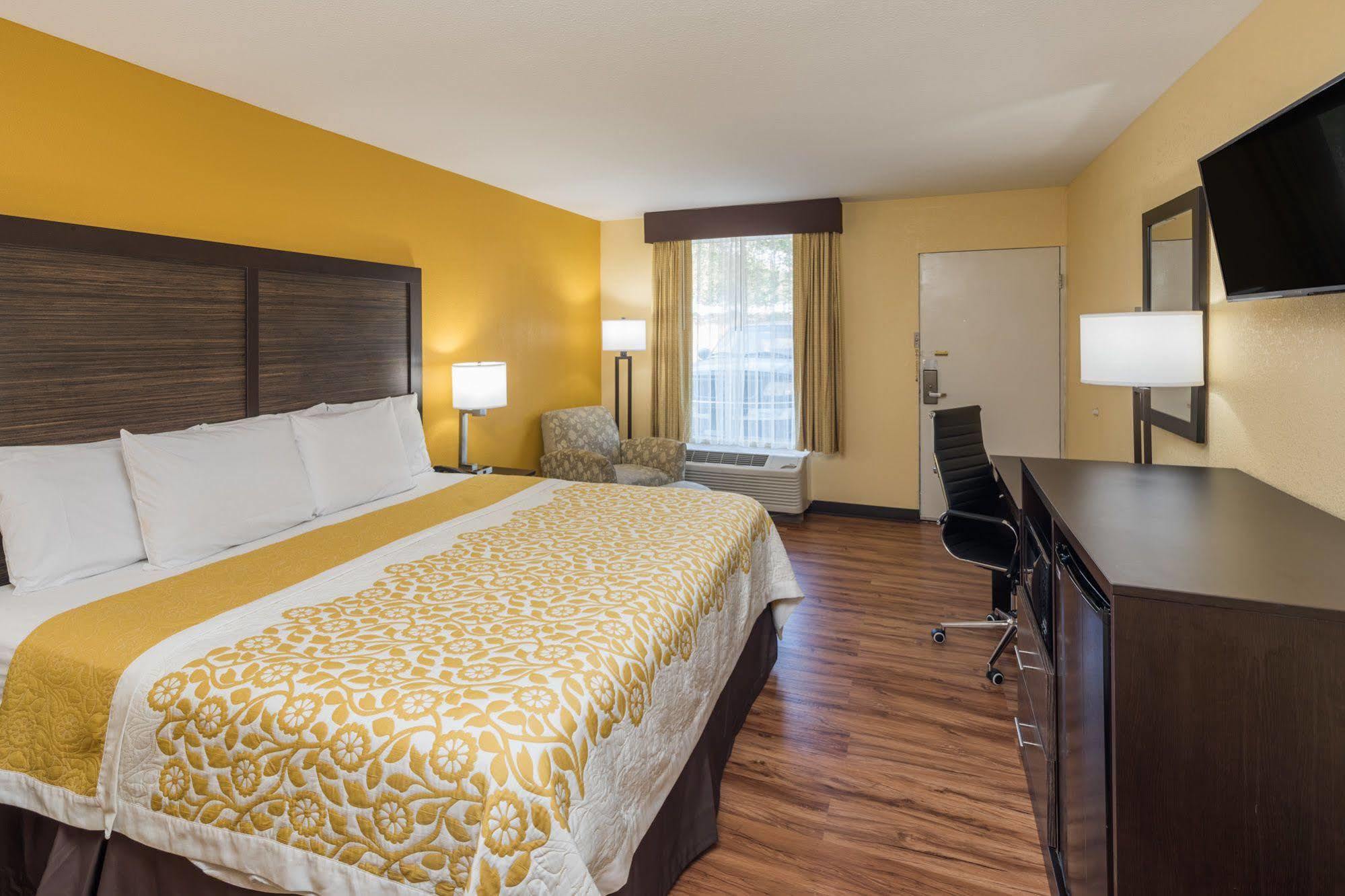 Days Inn By Wyndham Madison Zewnętrze zdjęcie