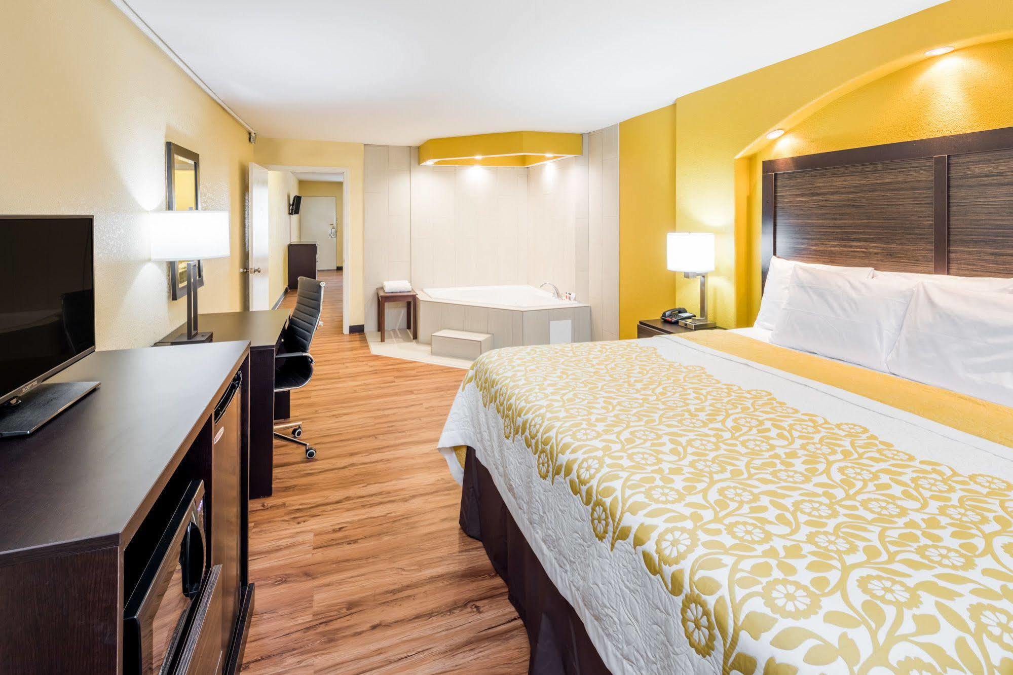 Days Inn By Wyndham Madison Zewnętrze zdjęcie