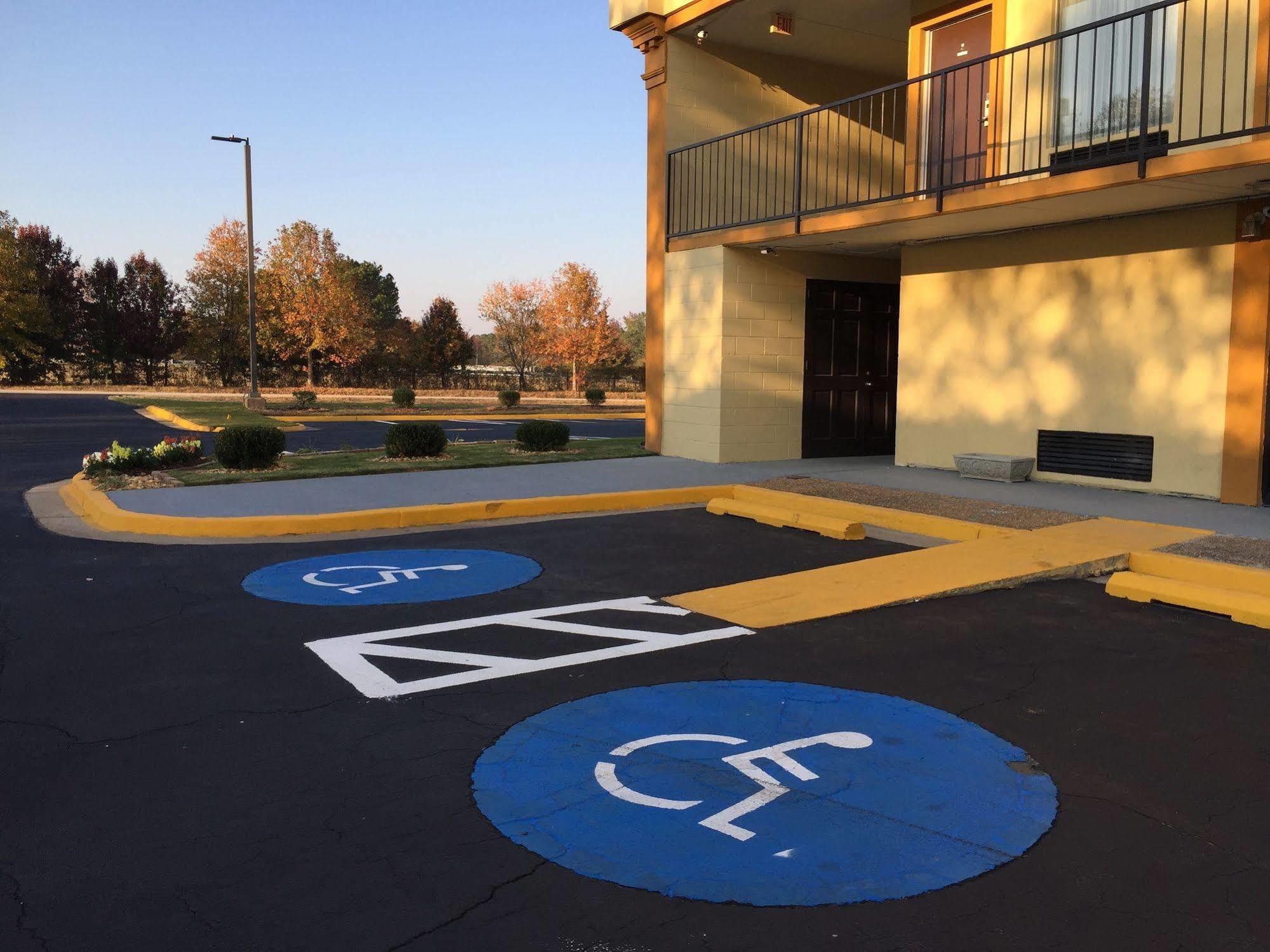 Days Inn By Wyndham Madison Zewnętrze zdjęcie