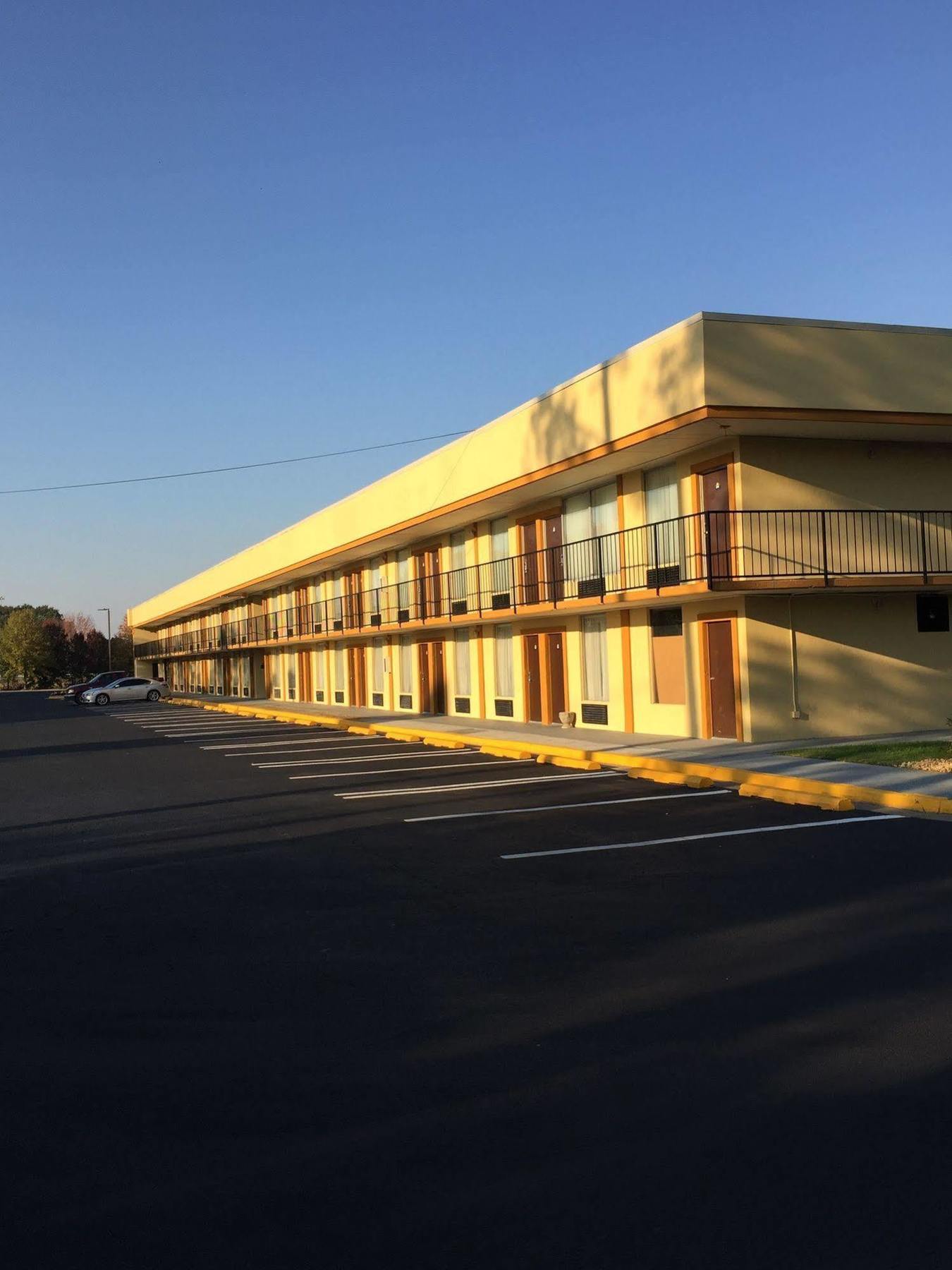 Days Inn By Wyndham Madison Zewnętrze zdjęcie